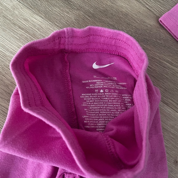 Nike Baby Pink and White Set - Picture 7 of 9